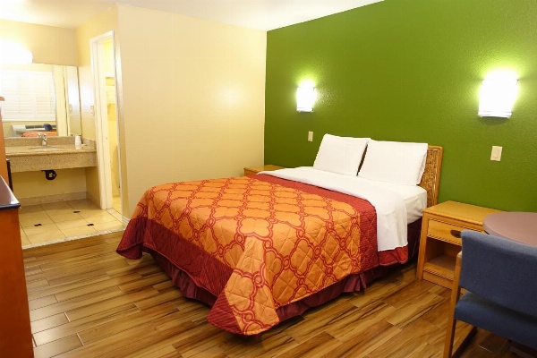 Tropic Lodge image 3
