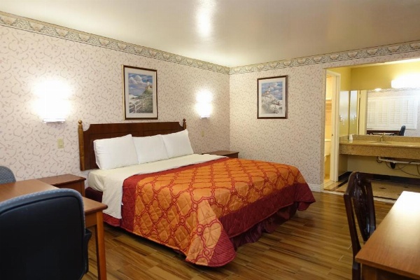 Tropic Lodge image 34