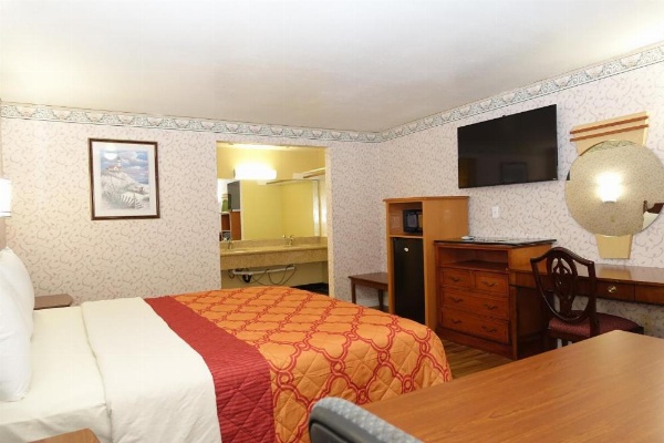 Tropic Lodge image 35