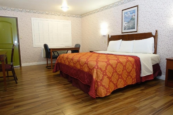 Tropic Lodge image 37